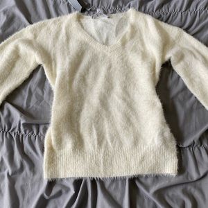 BRAND NEW ✨ White fur Sweater